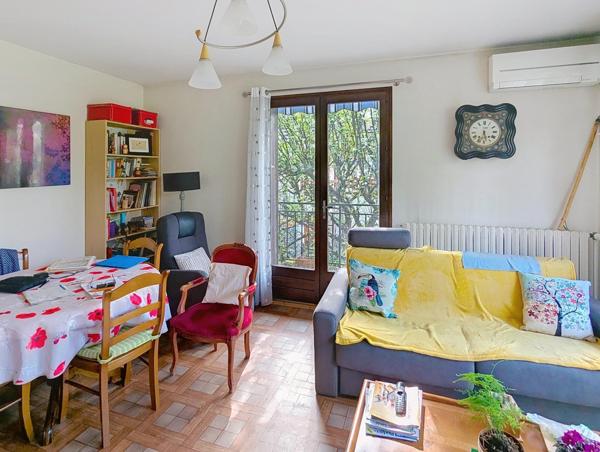 Maison 136 m² - 2 appartements/ terrain arboré avec puits. Garage 29 m²