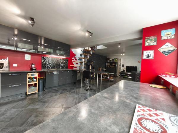 Bien atypique de 250 m² habitables offrant de nombreuses possibilités