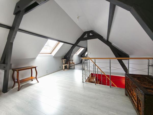 Bien atypique de 250 m² habitables offrant de nombreuses possibilités