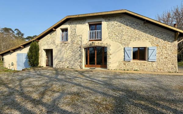 Maison à vendre    4 pièces • 192 m2 Saint-Jean-de-Marsacq