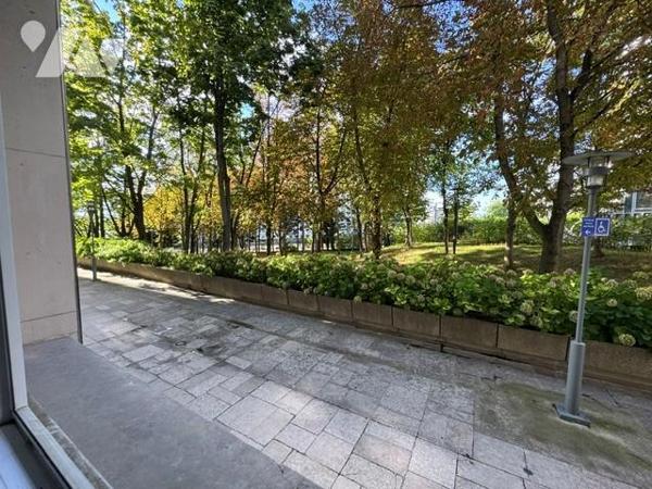 PUTEAUX - QUARTIER BOIELDIEU. APPARTEMENT ATYPIQUE / LOFT ESPRIT ATELIER - 5 PIECES. 142 m².