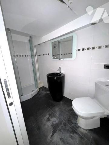 PUTEAUX - QUARTIER BOIELDIEU. APPARTEMENT ATYPIQUE / LOFT ESPRIT ATELIER - 5 PIECES. 142 m².