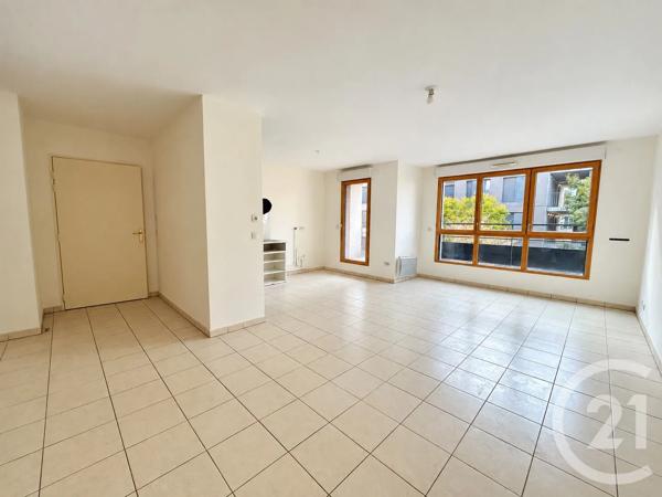 Appartement F4 à vendre  4 pièces - 80 m 2   LA PLAINE ST DENIS  - 93