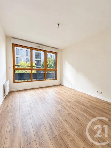 Appartement F4 à vendre  4 pièces - 80 m 2   LA PLAINE ST DENIS  - 93