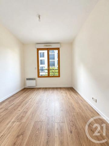 Appartement F4 à vendre  4 pièces - 80 m 2   LA PLAINE ST DENIS  - 93