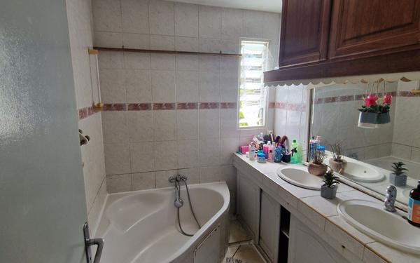 Maison à vendre    4 pièces •  Saint-Louis