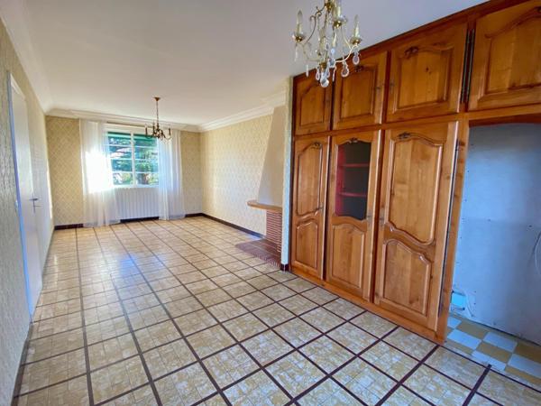 Maison de ville avec garage et jardin