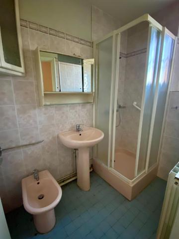 Maison de ville avec garage et jardin