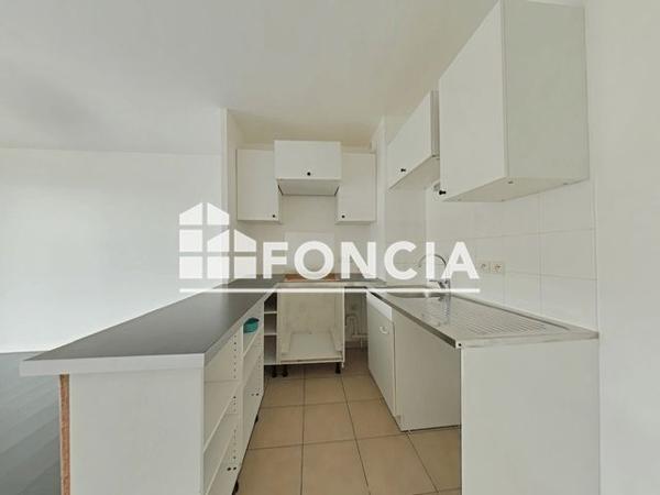 Location Appartement 2 pièces 40.78 m² - 33 AVENUE SUZANNE LENGLEN Saint Pierre Du Perray 91280