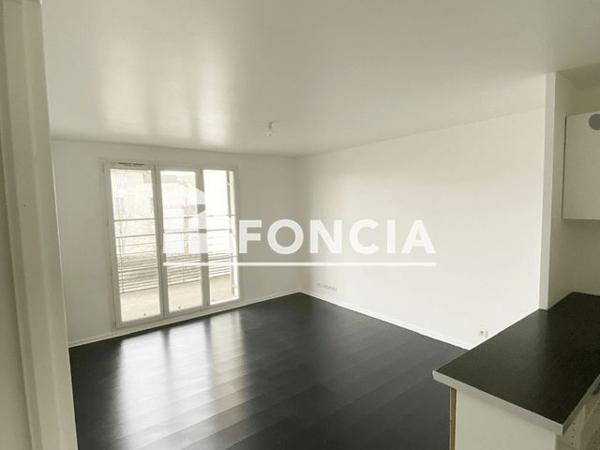 Location Appartement 2 pièces 40.78 m² - 33 AVENUE SUZANNE LENGLEN Saint Pierre Du Perray 91280