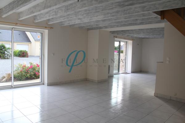 Maison familiale 4 chambres dont 2 de plain-pied – Proche commerces et piscine
