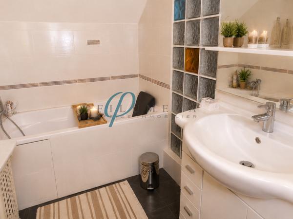Maison familiale 4 chambres dont 2 de plain-pied – Proche commerces et piscine