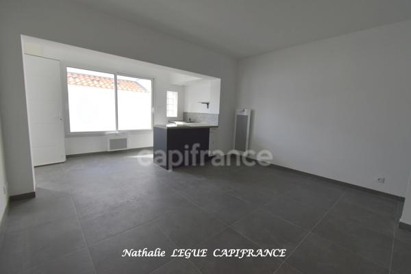 FROMENTINE ( 85 ) Vendée centre bourg , plage , MER , proche NOIRMOUTIER Appartement à vendre séjour , 1 chambre , salle d'eau / WC , parking