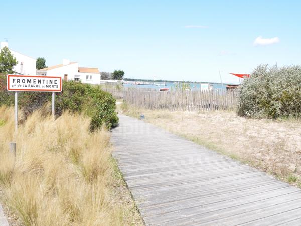 FROMENTINE ( 85 ) Vendée centre bourg , plage , MER , proche NOIRMOUTIER Appartement à vendre séjour , 1 chambre , salle d'eau / WC , parking