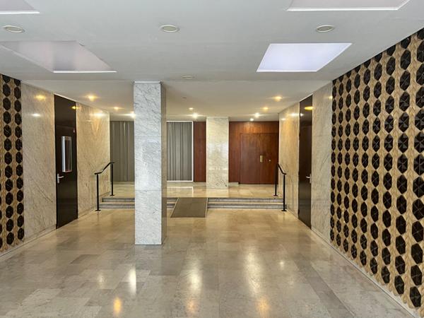 Local commercial / Murs d'environ 90 m2