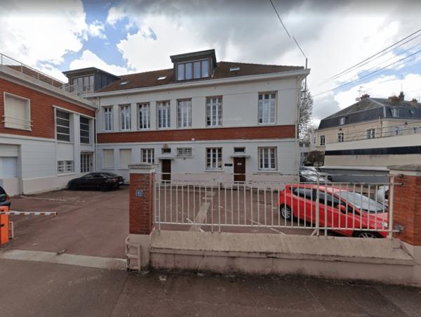 Location Local professionnel 5 pièces Étampes (91150) - Sous-préfecture