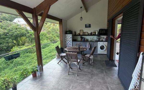 Maison à vendre    2 pièces •  Le Gosier