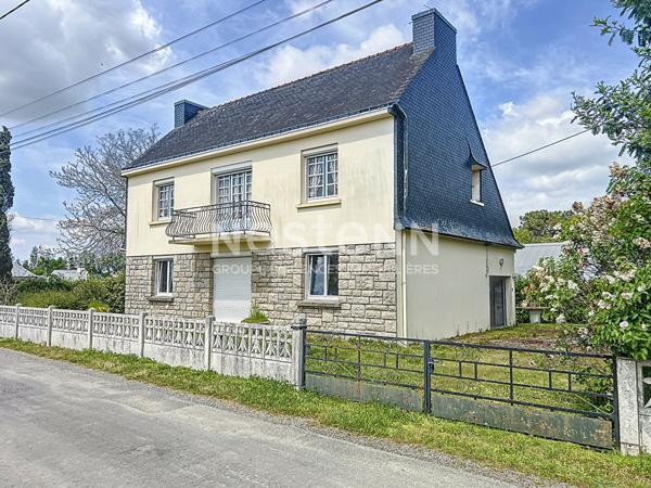 Maison à rénover à vendre dans le centre de SURZUR !