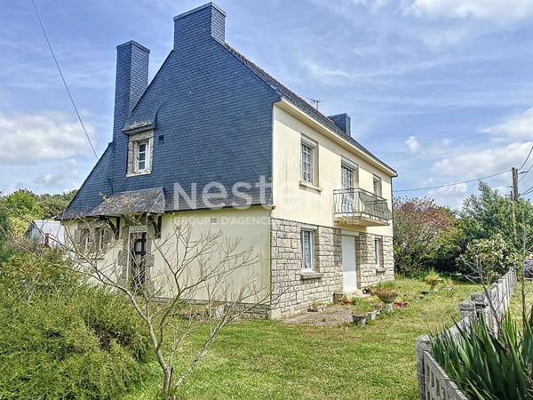Maison à rénover à vendre dans le centre de SURZUR !