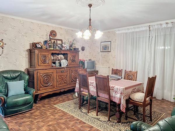 Maison à rénover à vendre dans le centre de SURZUR !