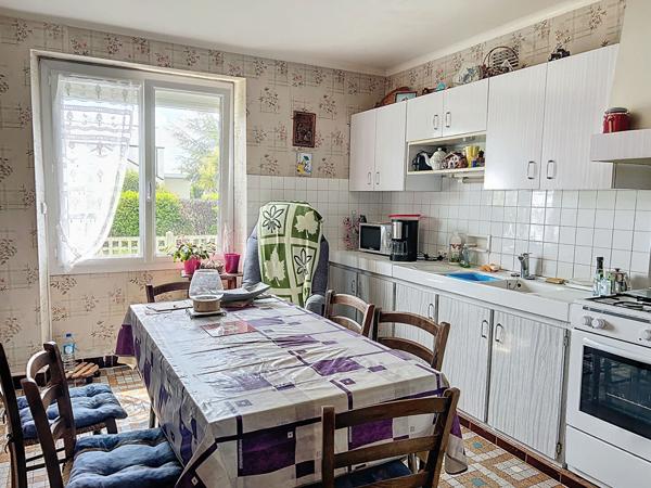 Maison à rénover à vendre dans le centre de SURZUR !