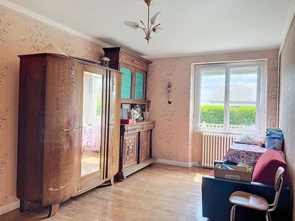 Maison à rénover à vendre dans le centre de SURZUR !