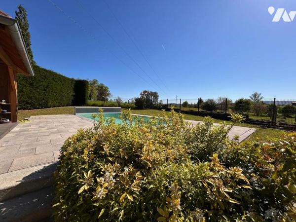 Villa de plain-pied avec piscine dans le quartier très recherché des Torcols
