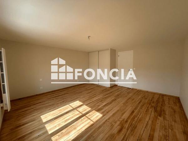 Location Maison 4 pièces 121 m² - 4 BIS RUE DU PONT DE LA BAR Sery 08270