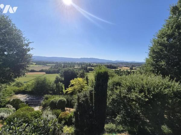 Maison de 310m² environ avec sous sol complet sur 2840m² de terrain 