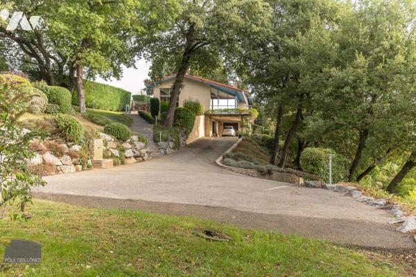 Maison de 310m² environ avec sous sol complet sur 2840m² de terrain 