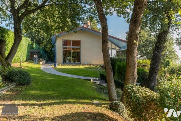 Maison de 310m² environ avec sous sol complet sur 2840m² de terrain 