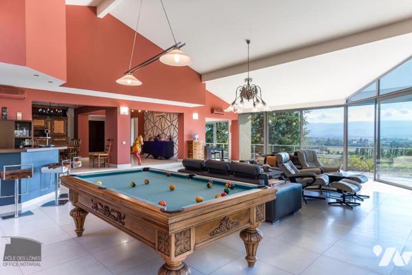 Maison de 310m² environ avec sous sol complet sur 2840m² de terrain 