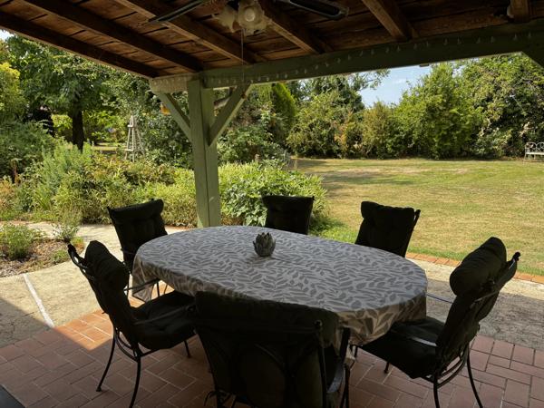 Maison de caractère de 3/4 chambres avec vue sur la campagne et potentiel de revenus