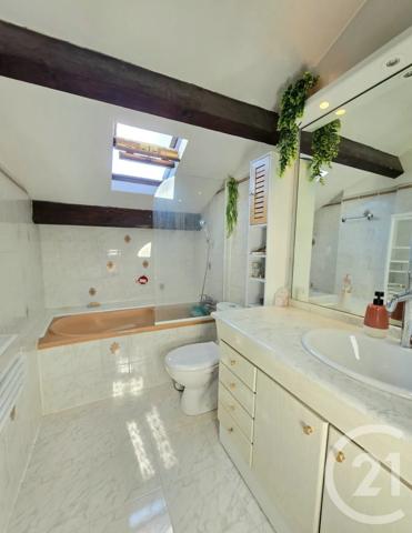 Appartement T3 à vendre  3 pièces - 50 m 2   MARSEILLE  - 13013