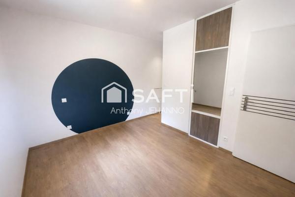 Maison lumineuse avec piscine et terrasse