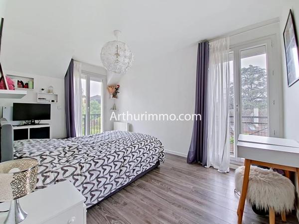 Vente                                                      Appartement
                        
                     3 pièces                      68 m2                     à Limeil-Brévannes