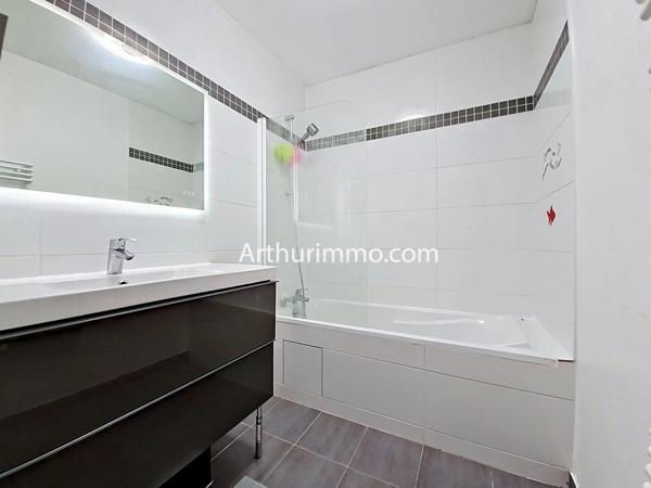 Vente                                                      Appartement
                        
                     3 pièces                      68 m2                     à Limeil-Brévannes