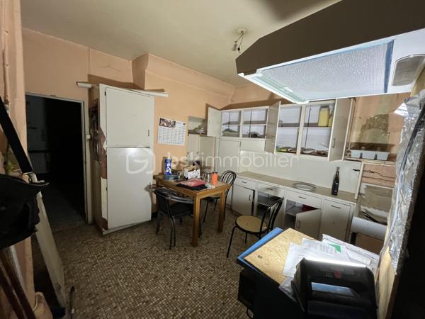 Immeuble mixte de 242 m²