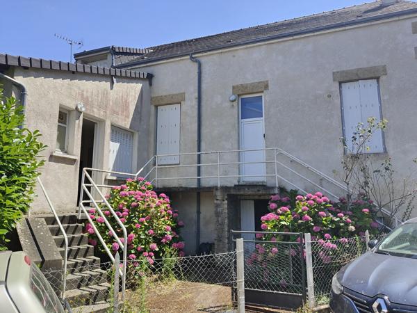 Ensemble de deux maisons de ville avec jardin !