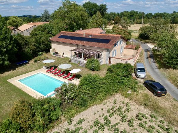 Maison isolée avec deux gites offrant des possibilités de revenus