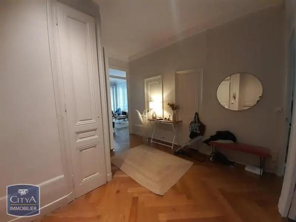 Appartement à louer 3 pièces 99m²