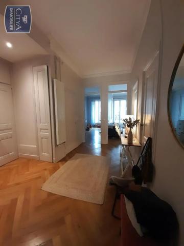 Appartement à louer 3 pièces 99m²