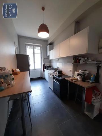Appartement à louer 3 pièces 99m²