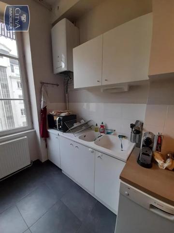 Appartement à louer 3 pièces 99m²