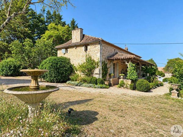 Maison de caractère avec piscine.