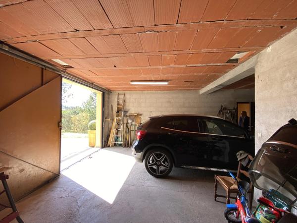 Vue panoramique exceptionnelle - propriété parfaitement entretenue avec piscine près de Penne-d’Agenais
