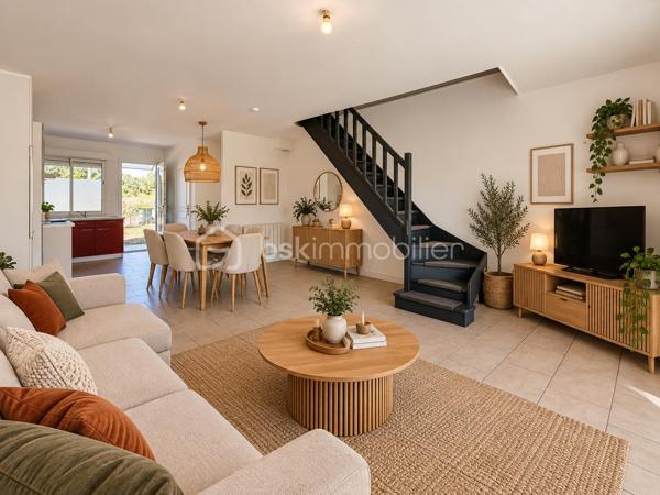 Maison mitoyenne rénovée avec jardin privatif – Aucun travaux à prévoir

Venez poser vos valises dans cette charmante maison mitoyenne, située dans un environnement calme et agréable. Rénovée en 2011, elle offre un cadre de vie confortable et fonctionnel, idéal pour une résidence principale.

Au rez-de-chaussée, vous découvrirez une belle pièce de vie de 35 m², lumineuse et conviviale, avec une cuisine aménagée. Un WC avec espace buanderie complète ce niveau.

À l’étage, un palier dessert deux chambres ainsi qu’une salle de bains avec WC.

À l’extérieur, vous profiterez d’une agréable terrasse et d’un joli jardin privatif, parfaits pour profiter des beaux jours en toute tranquillité.

Les atouts :
Maison rénovée en 2011
Aucun travaux à prévoir
Climatisation réversible
Bonne performance énergétique
Fenêtres PVC double vitrage
Volets roulants
Terrasse et jardin privatif
Environnement calme

Une maison clé en main, alliant confort, fonctionnalité et tranquillité. À découvrir sans tarder ! Contactez - moi