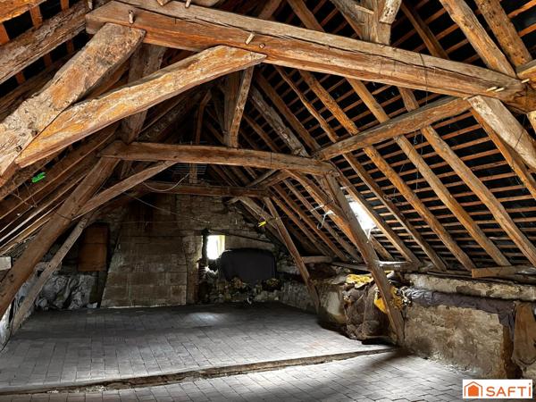 ANCIEN CORPS DE FERME 153 m2 A RENOVER LE THOUREIL