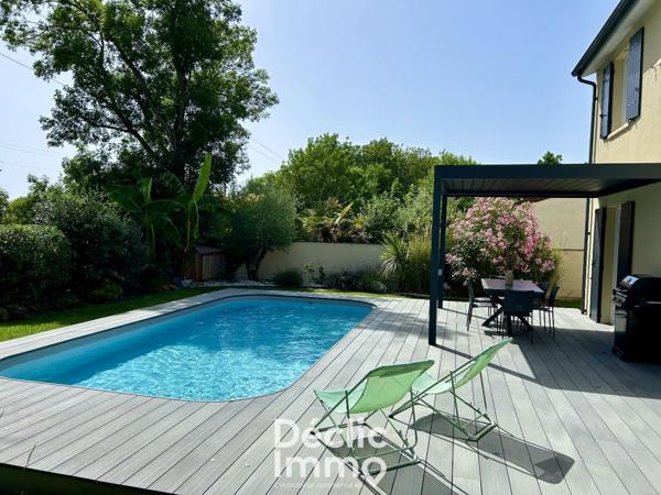 Vente maison Bassens, 134m² 7 pièces 416 000€ avec piscine