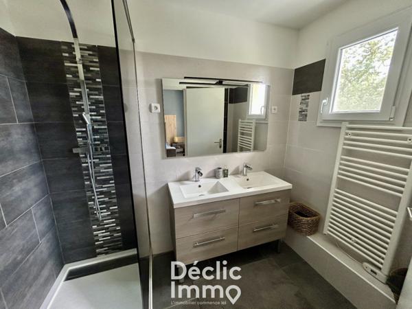 Vente maison Bassens, 134m² 7 pièces 416 000€ avec piscine